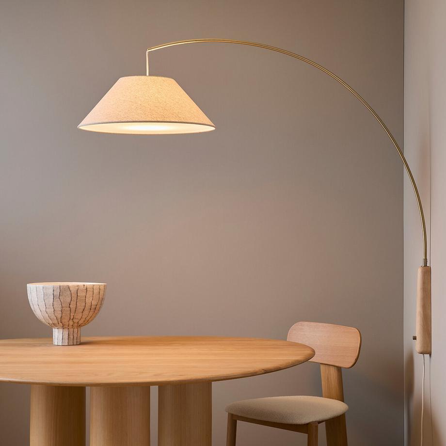 Flexible Wandleuchte NESTWOOD aus massiver Eiche und Leinen