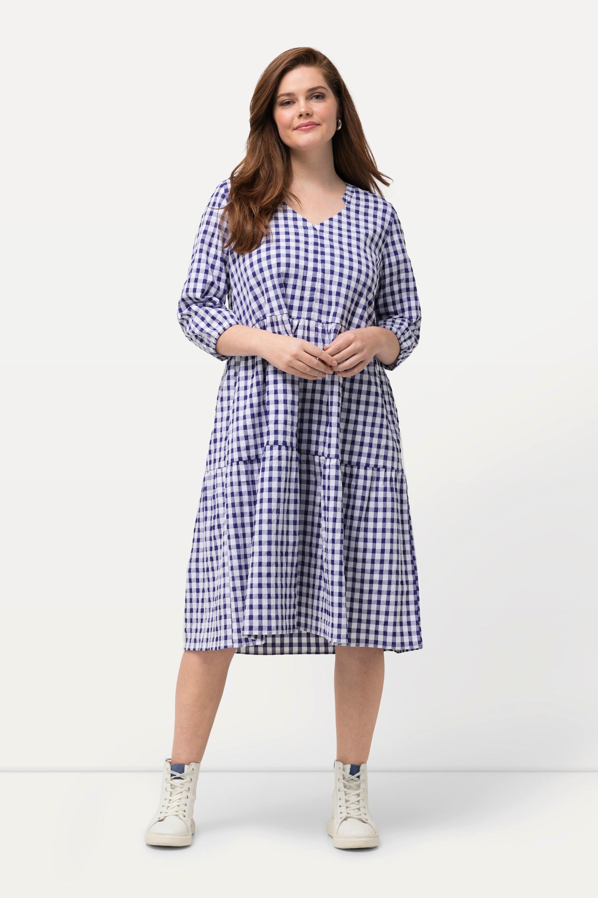 Ulla Popken  Robe midi esprit tunique, tissu gaufré. Décolleté en V et manches 3/4. 