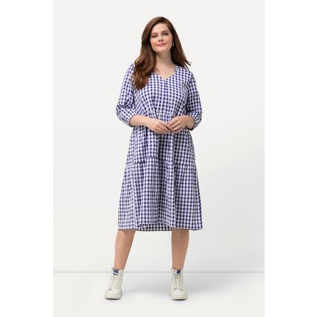 Ulla Popken  Robe midi esprit tunique, tissu gaufré. Décolleté en V et manches 3/4. 