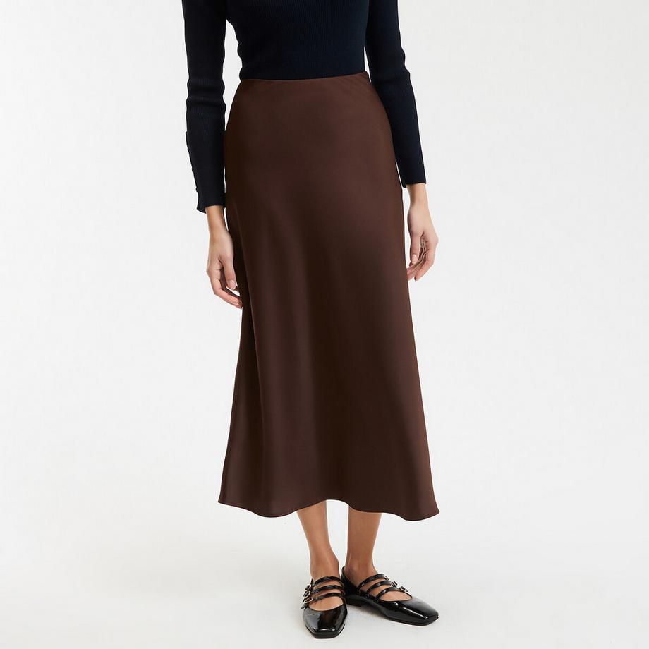 Jupe évasée longue en satin mat