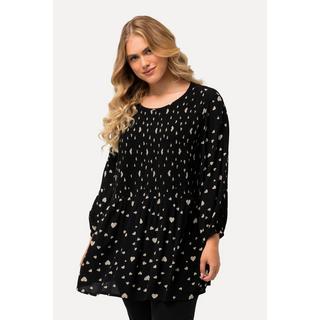 Ulla Popken  Blouse smockée, motif cœurs. Silhouette en A, Décolleté rond et manches courtes. 