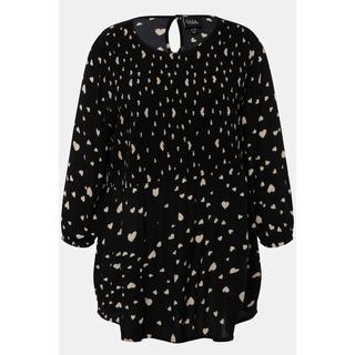 Ulla Popken  Blouse smockée, motif cœurs. Silhouette en A, Décolleté rond et manches courtes. 