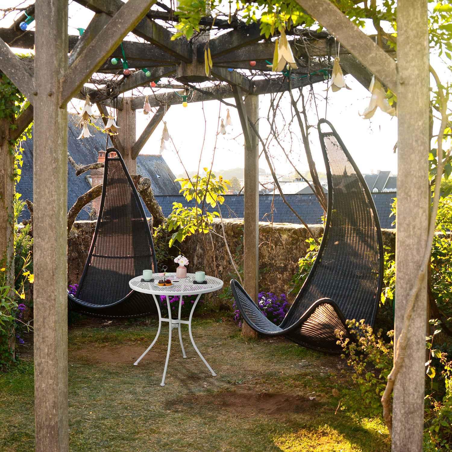 Northix Table de jardin avec trou pour parasol  