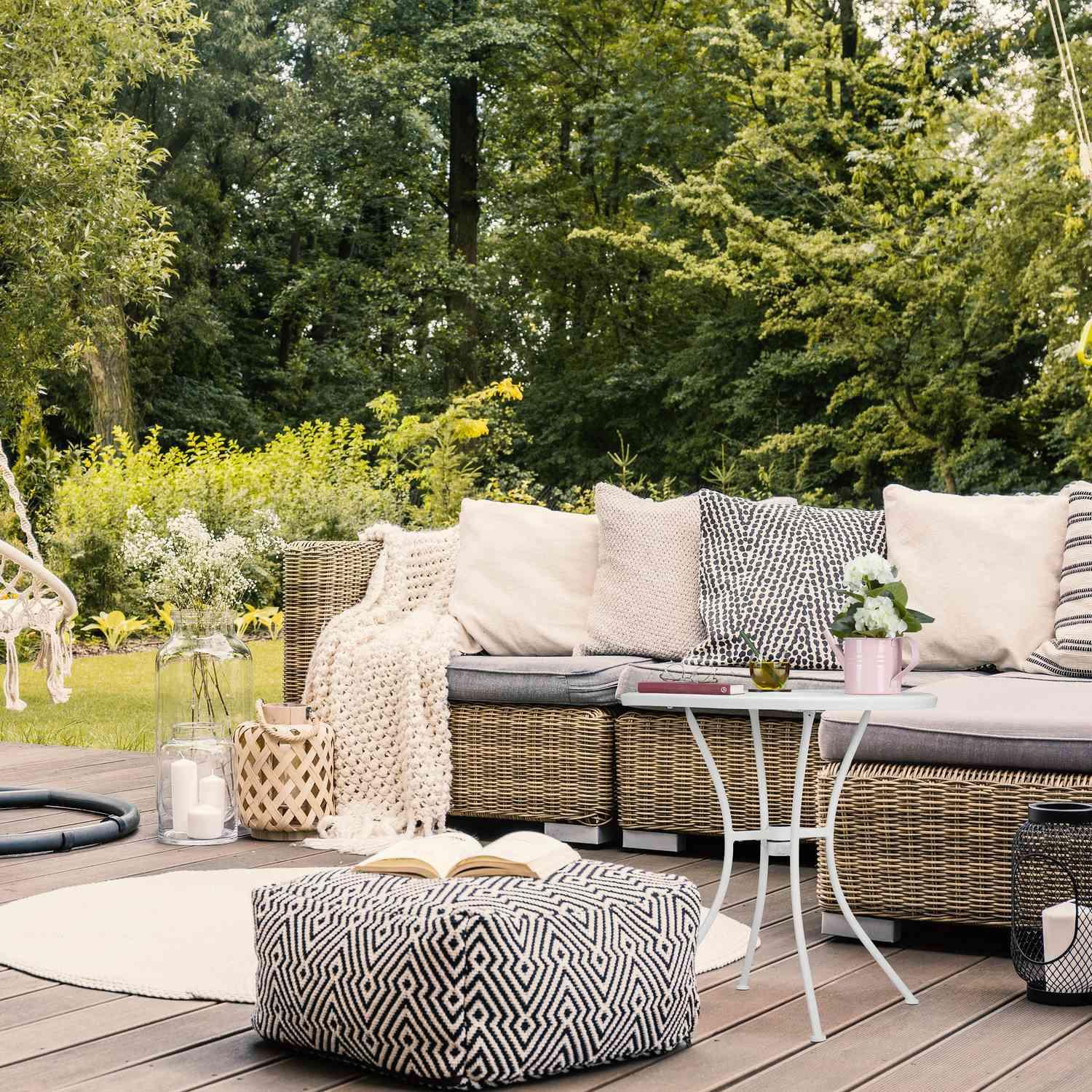 Northix Table de jardin avec trou pour parasol  