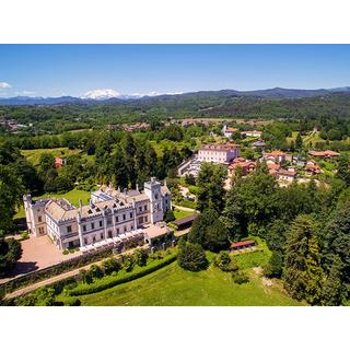 Smartbox  Luxusaufenthalt im Piemont: 2 Übernachtungen mit Frühstück im 5* Castello dal Pozzo - Geschenkbox 