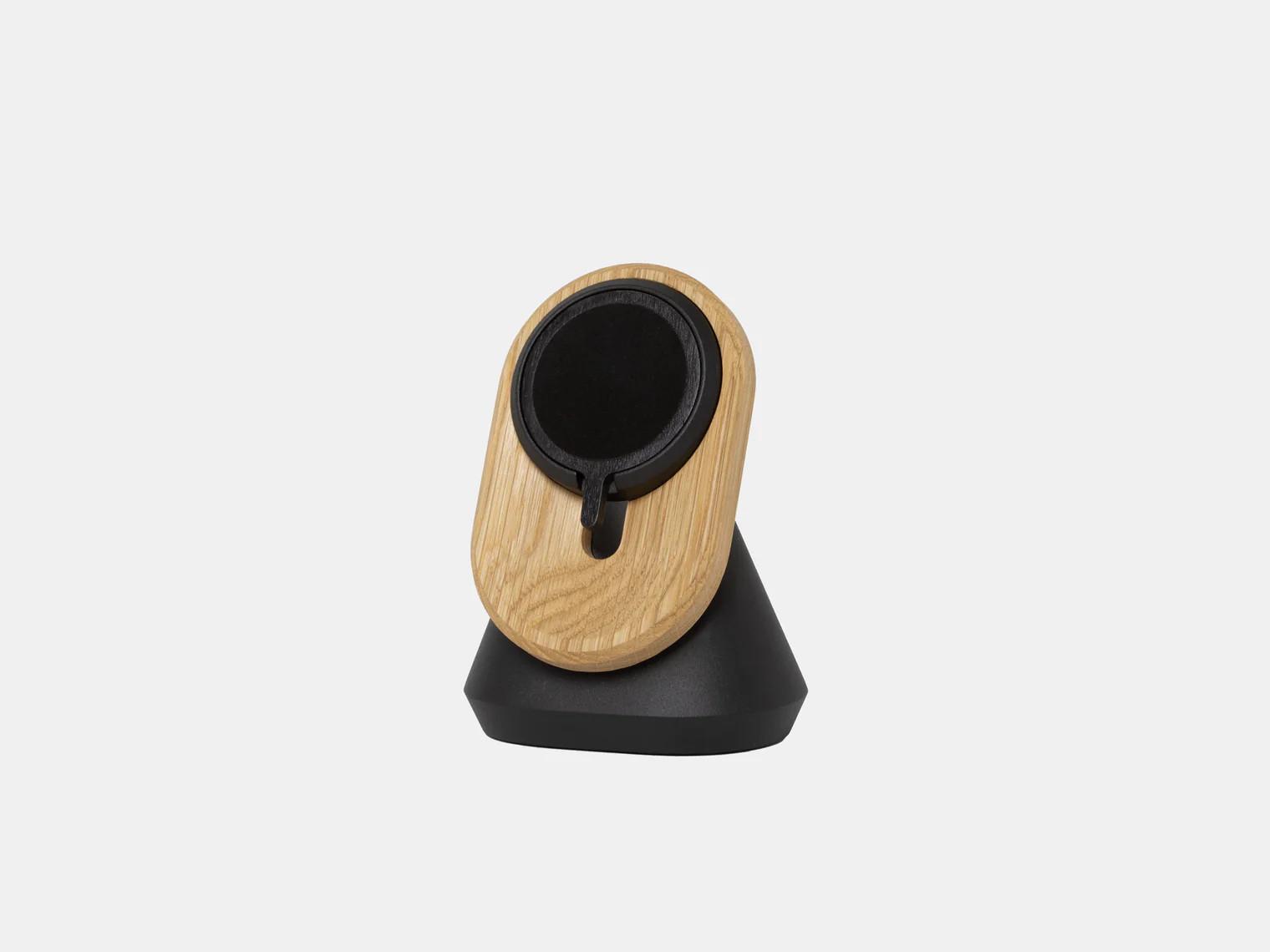 Oakywood  MagSafe Puck Farbe: Schwarz 