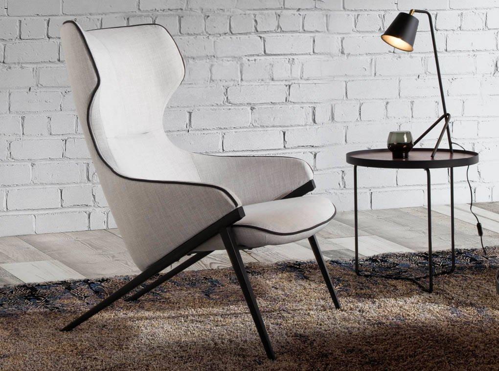 ANGEL CERDA Table d'angle ronde en noyer et acier noir  