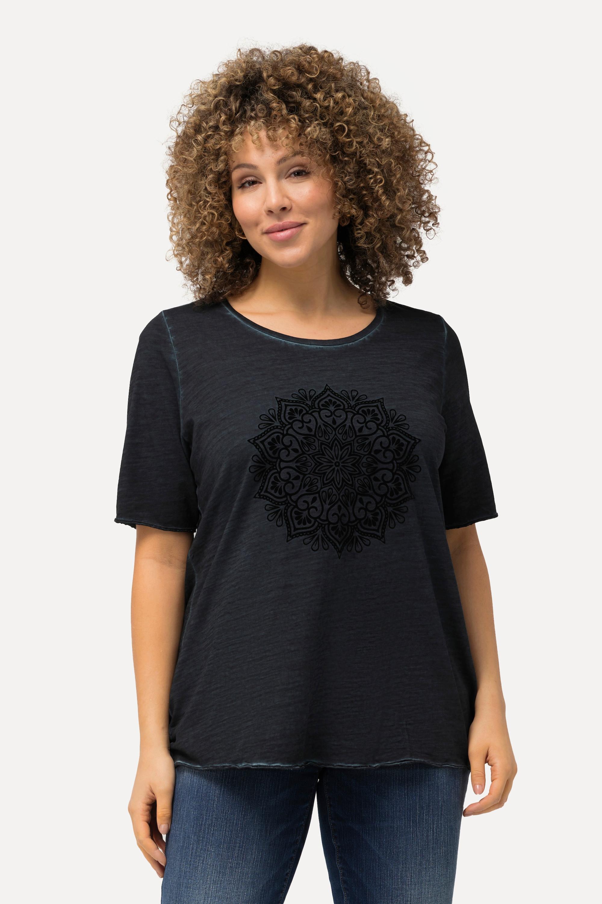 Ulla Popken  T-shirt classica con stampa floccata con mandala, scollo a girocollo e mezze maniche 