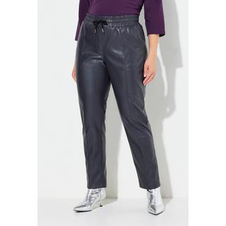 Ulla Popken  Pantalon 7/8 en similicuir. Passepoils et taille élastique 