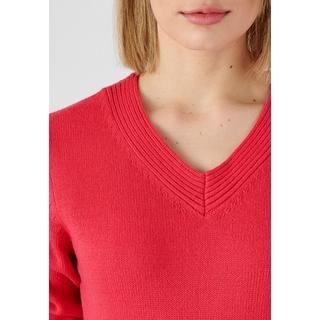 Damart  Pull col V maille jersey souple. 