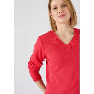 Damart  Pull col V maille jersey souple. 