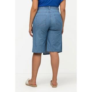 Ulla Popken  Short Mary en jean. Coupe 5 poches, taille élastique. 