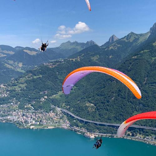 Image of Gleitschirmflug In Villeneuve (für 2 Personen) Unisex