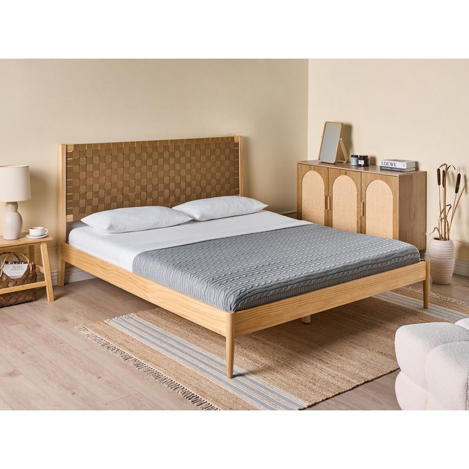 Beliani Lit avec sommier en Bois de pin Minimaliste BRUNEMONT  