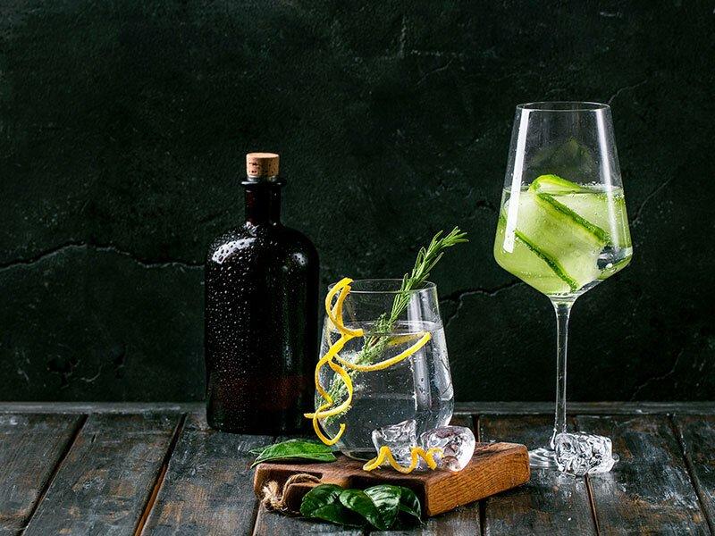 Smartbox  3 livraisons à domicile d'une bouteille de gin suisse artisanale - Coffret Cadeau 