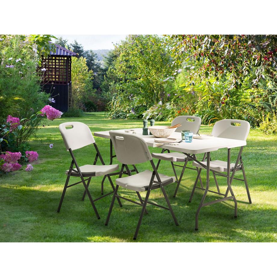 Beliani Ensemble de salle à manger d'extérieur pour 4 personnes avec table de 152 cm en Matière synthétique Moderne CUGNOLI  