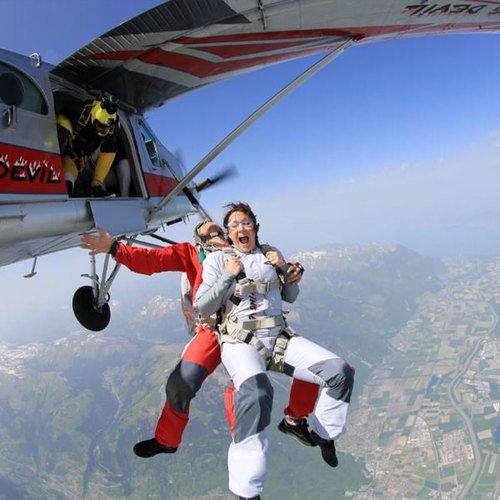 Image of Fallschirmsprung Im Wallis, Freiburg Oder Waadt (für 1 Person) Unisex