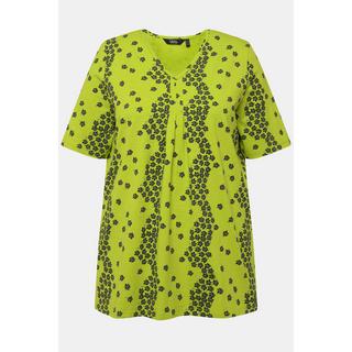 Ulla Popken  T-shirt a fiori con pieghe decorative, scollatura a V e mezze maniche 