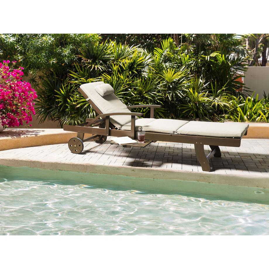 Beliani Sonnenliege mit Kissen aus Akazienholz  AMANTEA PREMIUM II  