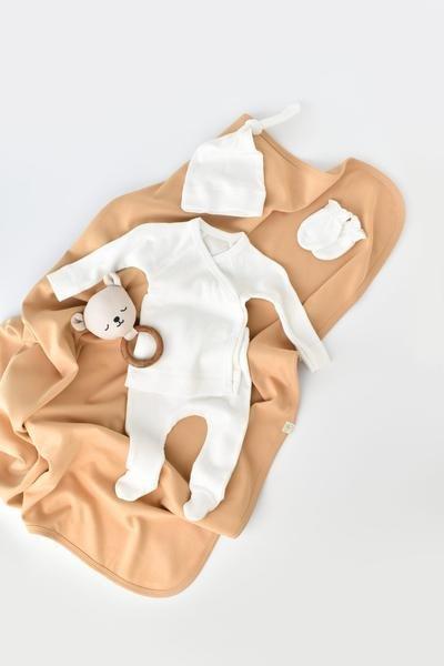 BabyCosy Organic  4 Stk Set, Hose, T-shirt, Mütze, Fausthandschuhe 