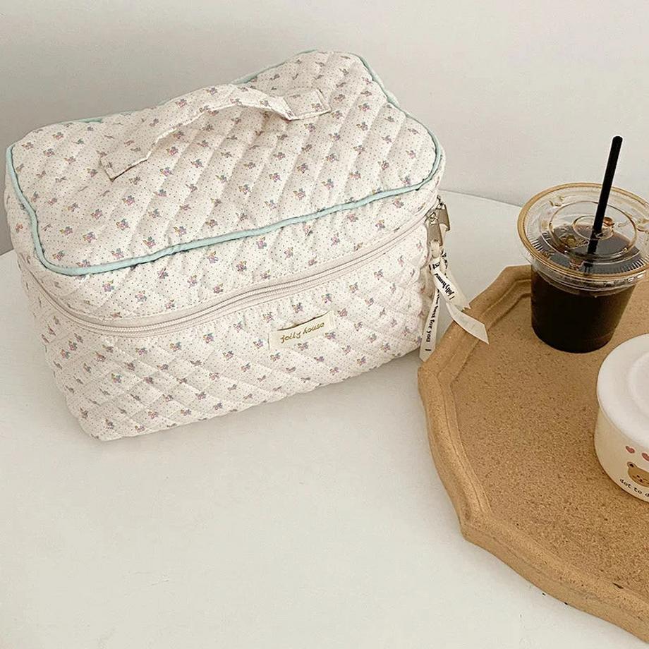 Only-bags.store  Cute Quilting Make-up Tasche Reißverschluss Kosmetik Veranstalter Tuch Handtasche Box Form Portable Toilettenpapier Fall 