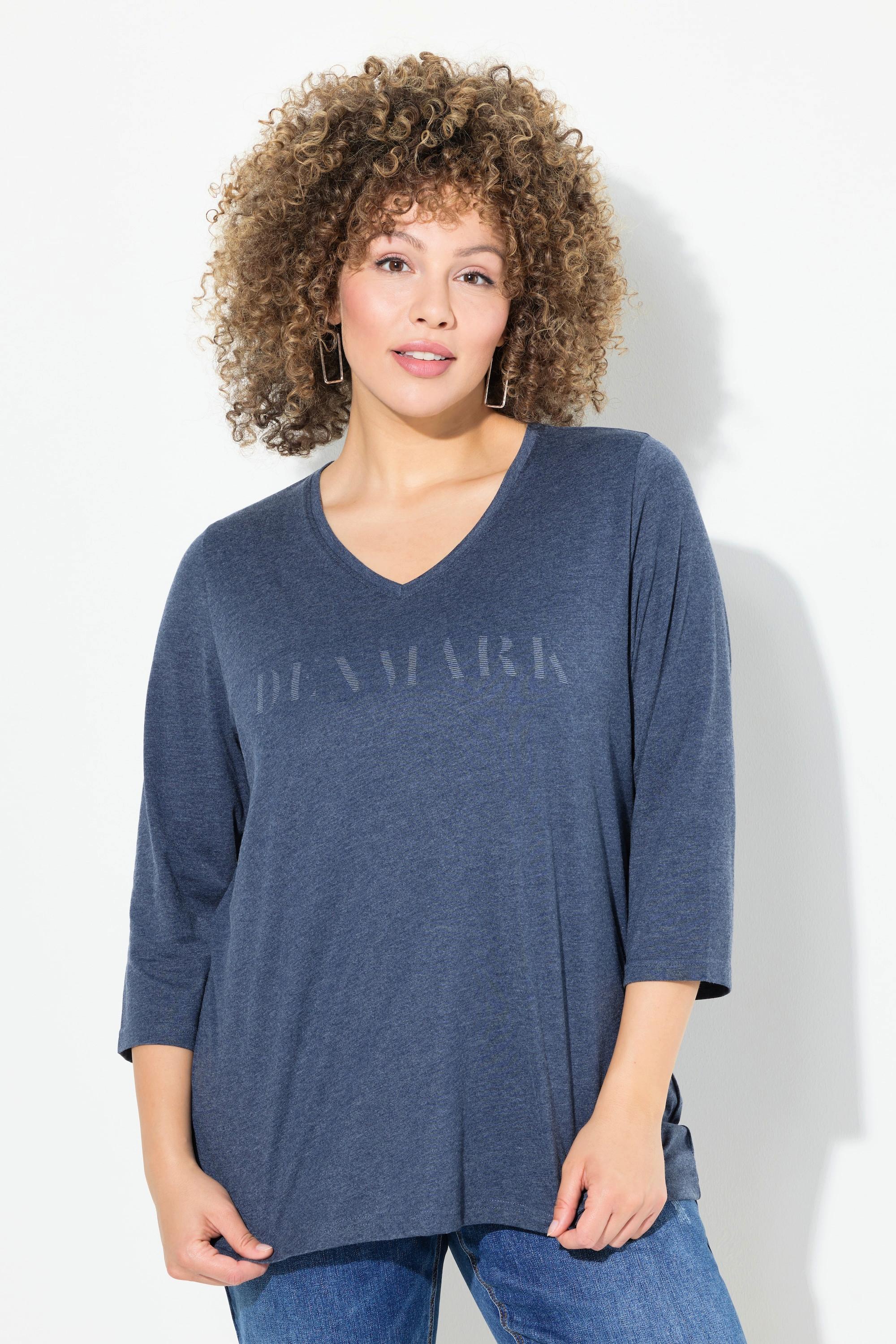 Ulla Popken  T-shirt imprimé. Coupe Classic Fit. Col en V et manches 3/4. 