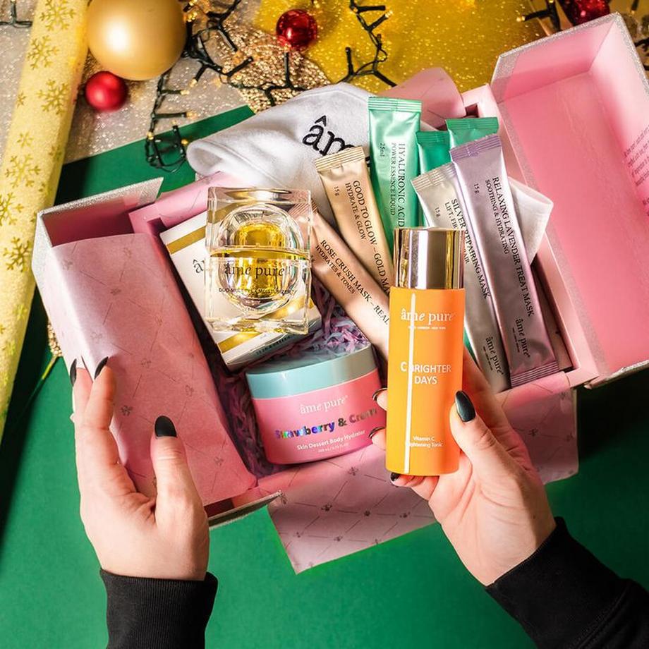 âme pure  ALL STARS Geschenkset: Feuchtigkeitscreme, Vitamin-C Tonic, Body Butter, Gesichtsmasken, SPA-Headband 