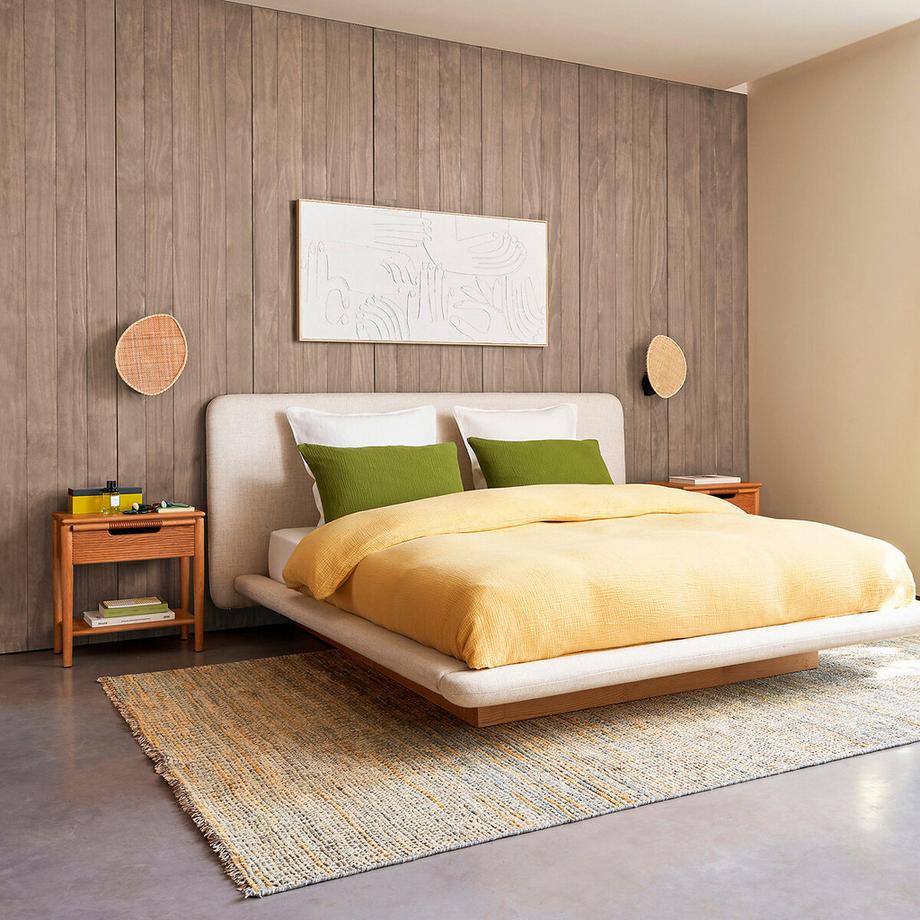 AM.PM Nachttisch aus massiver Eiche  