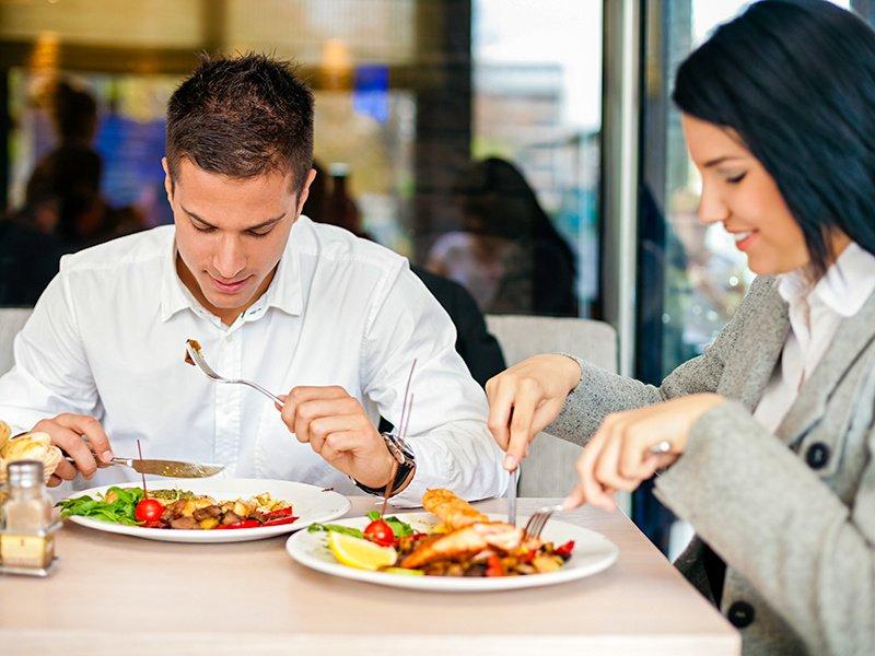 Smartbox  Gastronomische Aufenthalte im Stadtzentrum: eine Auswahl der besten Restaurants der Schweiz - Geschenkbox 