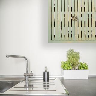 Northix Mobiletto da parete in bambù vintage  