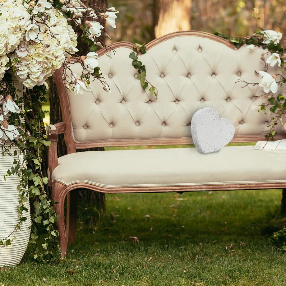 B2X  Weiße Piñata in Herzform 