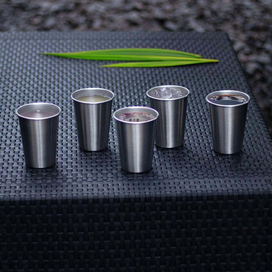 Intirilife 5x Stapelbare Edelstahl Becher  
