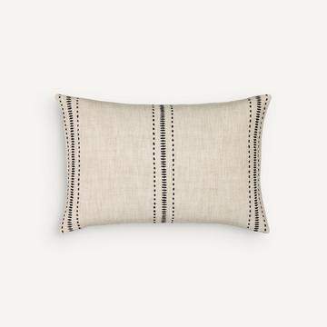 Housse de coussin brodée