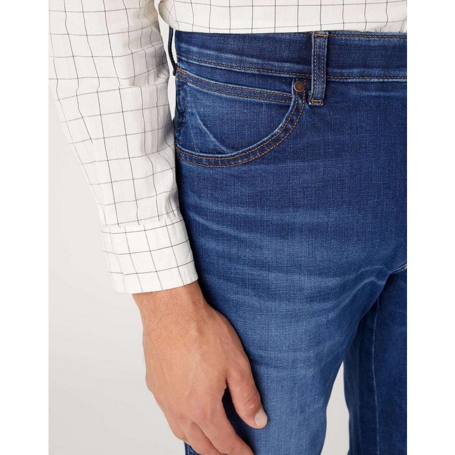 Wrangler River Tapered Fit Jeans  