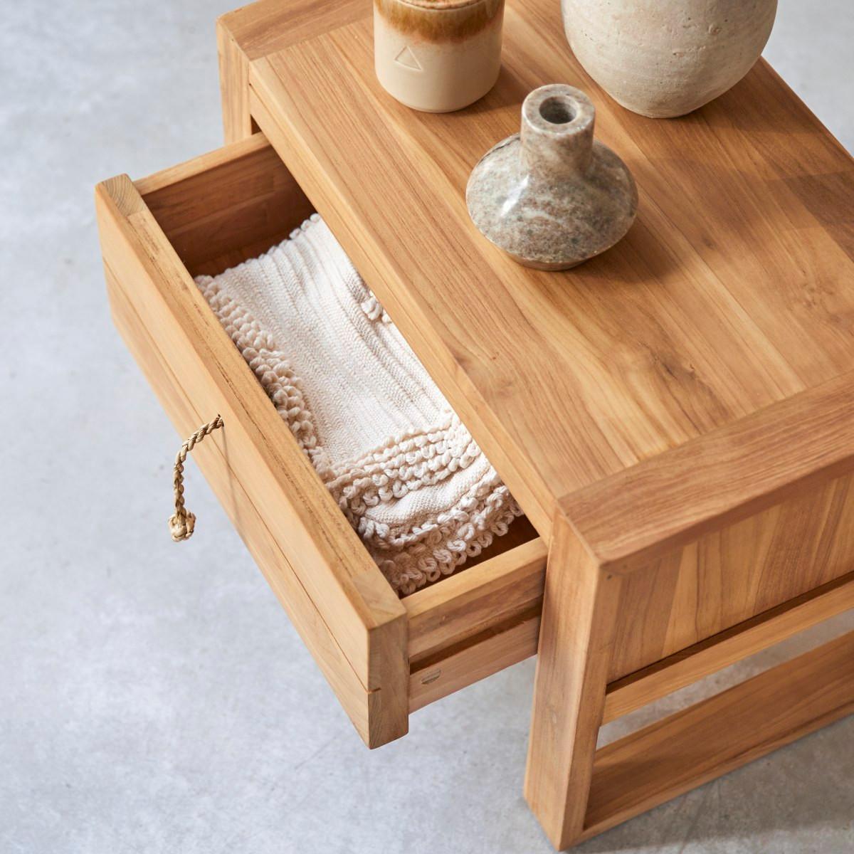 Tikamoon Nachttisch aus massivem Teakholz Minimalys  