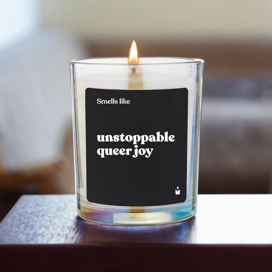 CandleHand Duftkerze Flowery Smells like unstoppable queer joy  