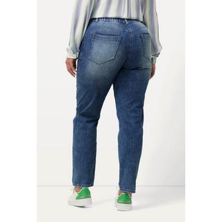 Ulla Popken  Boyfriend jeans dal taglio ampio e casual con cinque tasche e righe 