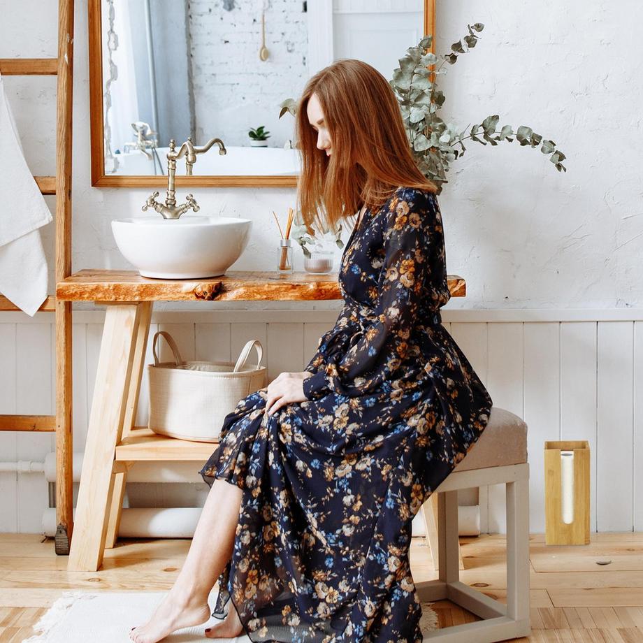 B2X Porte-papier toilette sur pied en bambou  