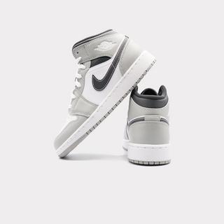 NIKE  Nike Air Jordan 1 - Light Smoke Grey 