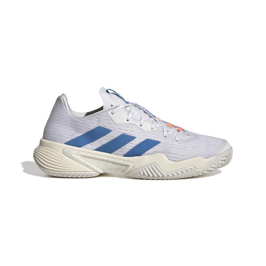Sneakers barricade