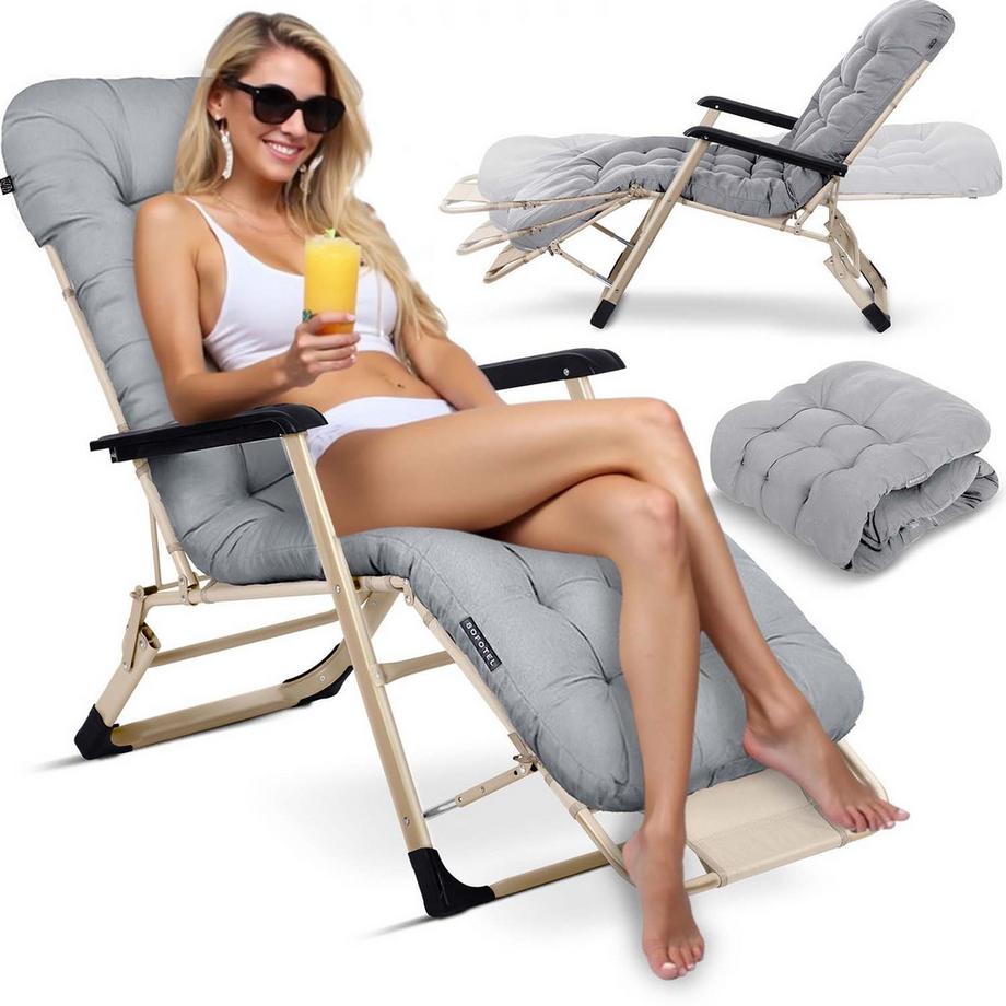 Klappbare Gartenliege mit Kissen