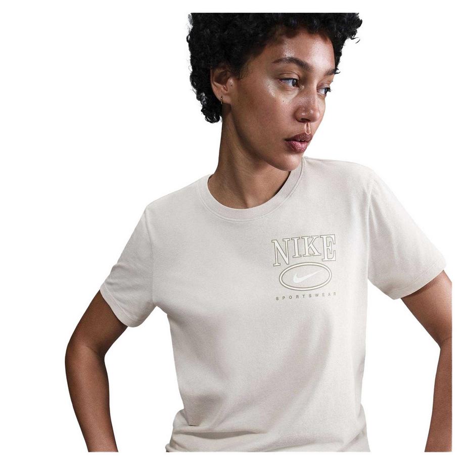 NIKE  Sportswear Club T-Shirt 