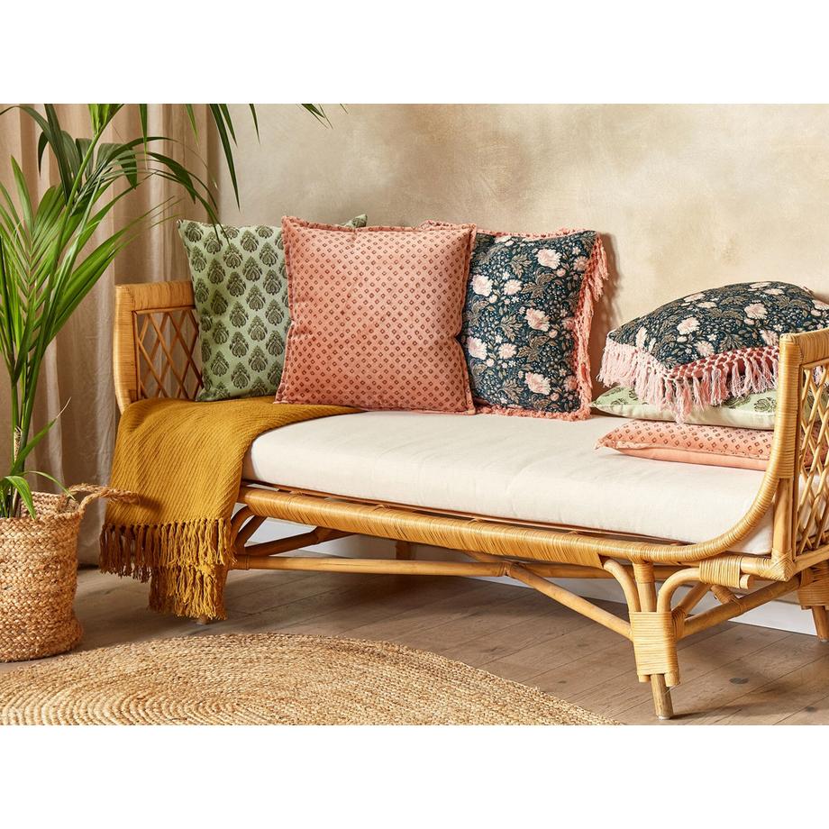 Beliani Cuscino decorativo en Velluto  RHODOCOMA  