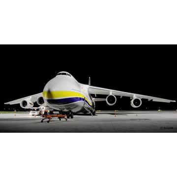 Antonov AN-124 Ruslan Flugmodell Bausatz 1:144