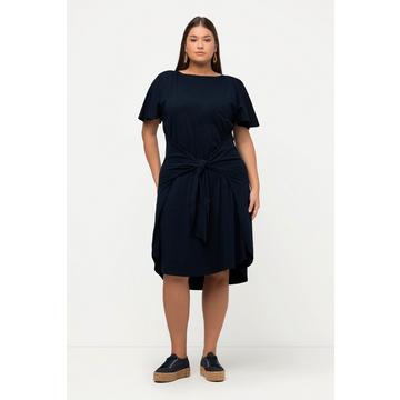 Robe midi en coton bio. Décolleté bateau, manches courtes.