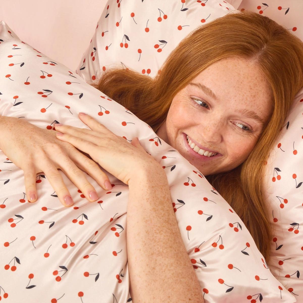 Kitsch Satin Kissenbezug King Rot  