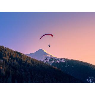 Smartbox  Paragliding Nervenkitzel: 1 adrenalingeladener Flug über das Barrhorn mit Video-Souvenir - Geschenkbox 