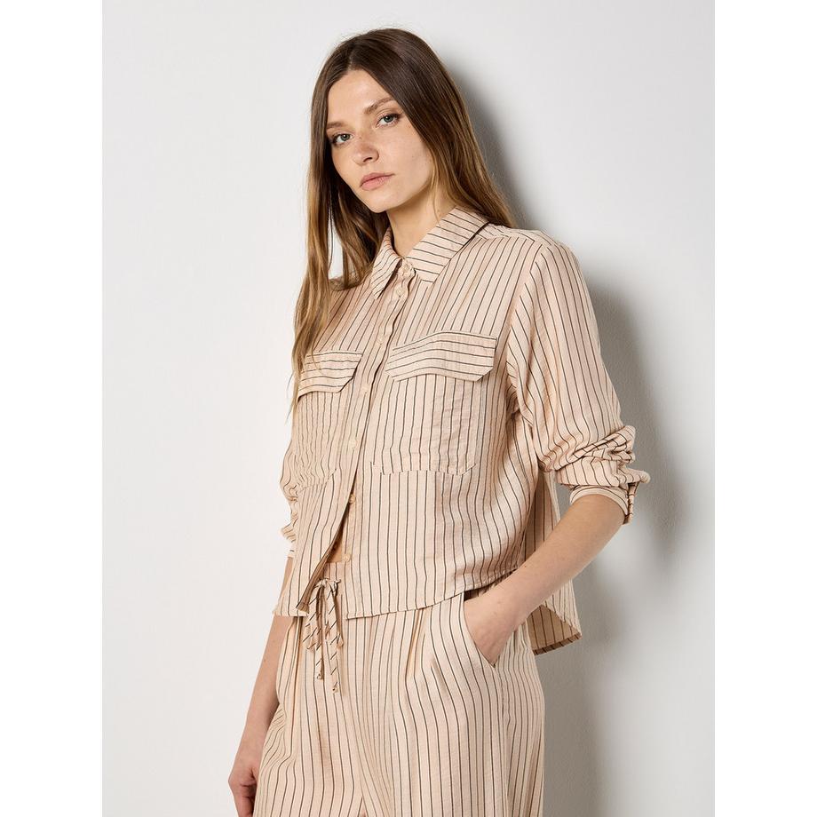 Chemise carrée à fines rayures