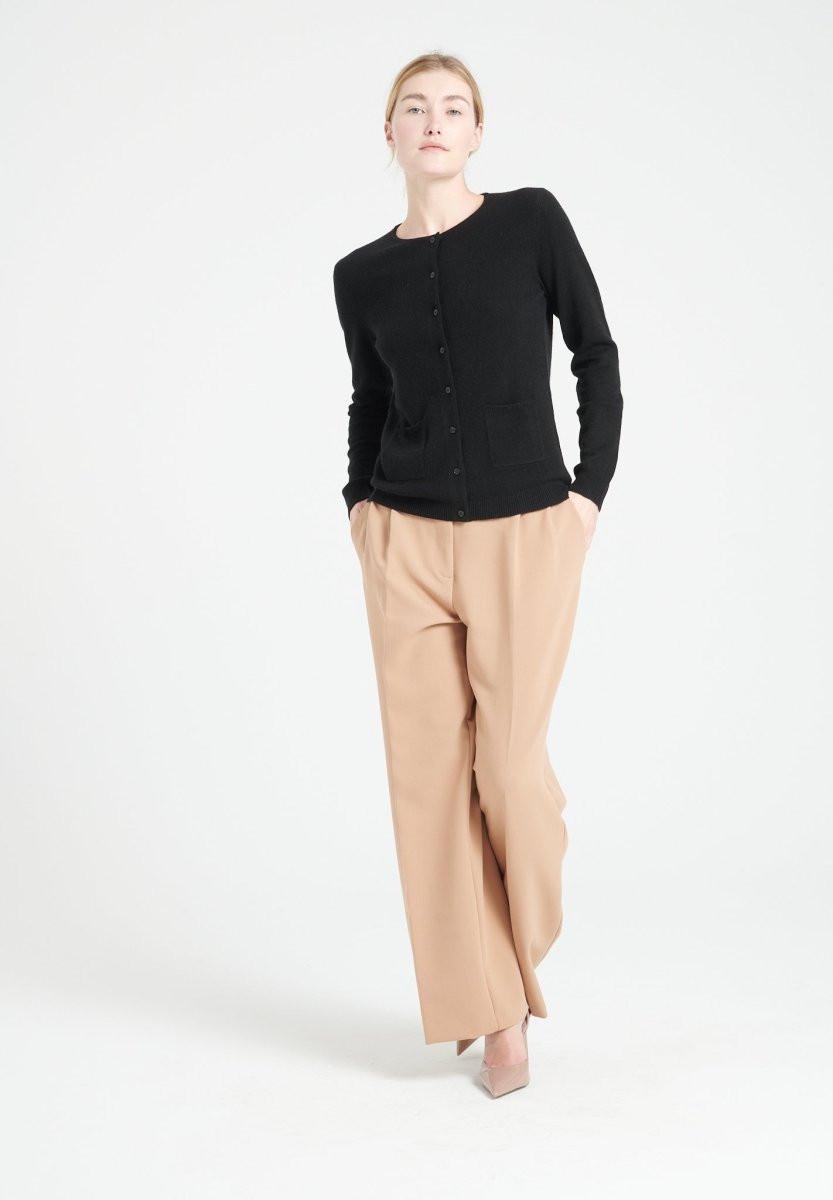 Studio Cashmere8 LILLY 4 Taillierte Strickjacke mit Rundhalsausschnitt  