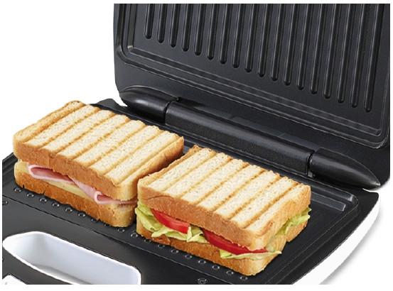 Trisa Electronics  Trisa Tasty Toast tostiera 750 W Bianco 